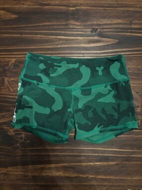 Rogue green camo shorts small